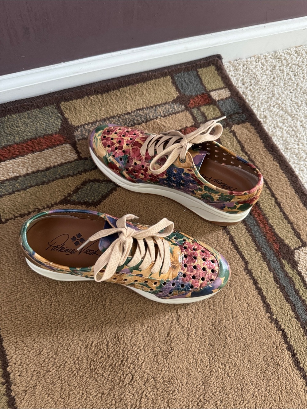 Floral Perforated Leather Lace-Up Casual Shoes - Multi